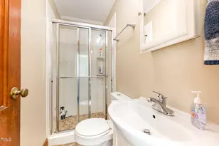 2129 Wrenn St, Burlington, NC 27215 - Photo 9