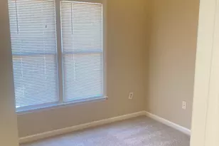 404 Creekway Dr, Fuquay-Varina, NC 27526 - Photo 5