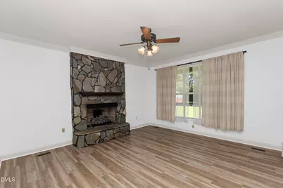 712 W J Street Street, Erwin, NC 28339 - Photo 5