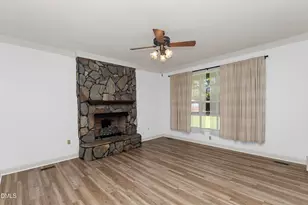 712 W J Street St, Erwin, NC 28339 - Photo 5