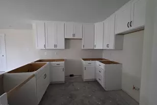 307 E Holmes St, Benson, NC 27504 - Photo 9