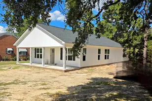 307 E Holmes St, Benson, NC 27504 - Photo 1