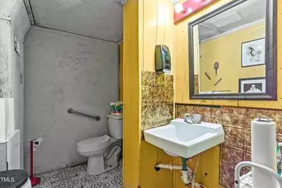 118 S Chatham Avenue, Siler City, NC 27344 - Photo 27