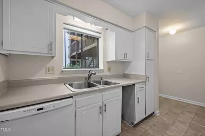 667 Pine Ridge Place, Raleigh, NC 27609 - Photo 9