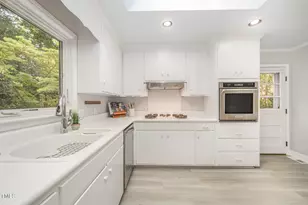 2425 Wentworth St, Raleigh, NC 27612 - Photo 9