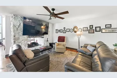 410 E Barefoot Road, Newton Grove, NC 28366 - Photo 27