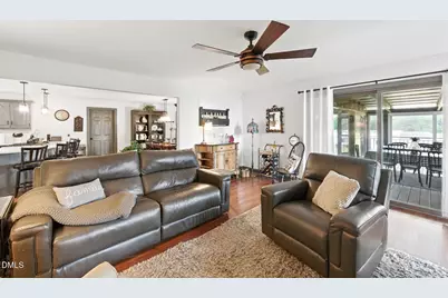 410 E Barefoot Road, Newton Grove, NC 28366 - Photo 29