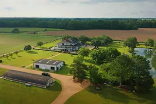 410 E Barefoot Rd, Newton Grove, NC 28366 - Photo 5