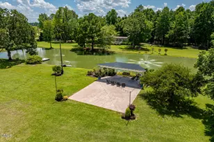 410 E Barefoot Rd, Newton Grove, NC 28366 - Photo 57