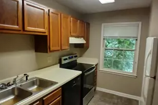 104 Oak Hollow Ct, Raleigh, NC 27613 - Photo 5