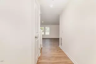 17 W Emily Gardens Dr, Selma, NC 27576 - Photo 5