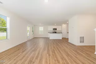 17 W Emily Gardens Dr, Selma, NC 27576 - Photo 9