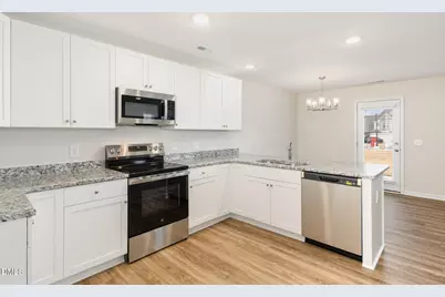 40 W Emily Gardens Drive, Selma, NC 27576 - Photo 9