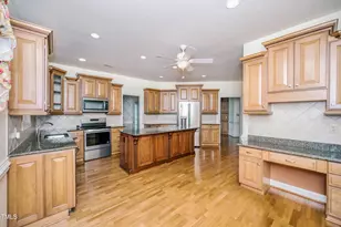 128 Crescent Dr, Dunn, NC 28334 - Photo 5