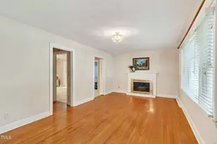 911 S Crescent Dr, Smithfield, NC 27577 - Photo 3