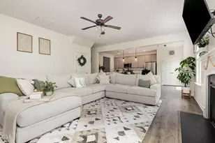 609 Golden Plum Ln, Zebulon, NC 27597 - Photo 3