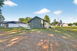 310 S Eastwood Dr, Benson, NC 27504 - Photo 33