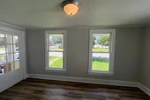 702 W Main St, Benson, NC 27504 - Photo 15