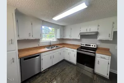 702 W Main Street, Benson, NC 27504 - Photo 5