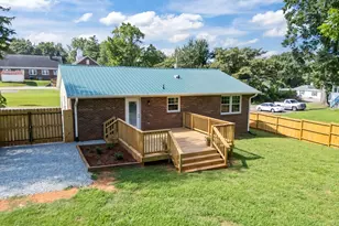 150 Summit St, Roxboro, NC 27573 - Photo 3