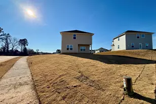 215 Drayton Hall Ln, Sanford, NC 27330 - Photo 3