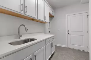 704 Blackpool Dr, Durham, NC 27703 - Photo 19