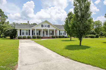 704 N Lincoln Street, Benson, NC 27504 - Photo 3