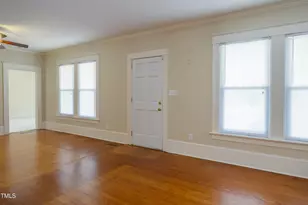 704 N Lincoln St, Benson, NC 27504 - Photo 5