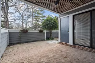 700 Bishops Park Dr, Raleigh, NC 27605 - Photo 27