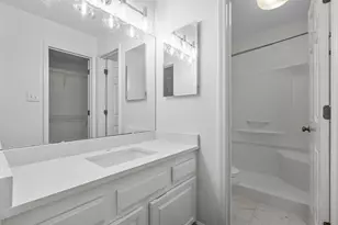 700 Bishops Park Dr, Raleigh, NC 27605 - Photo 41