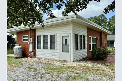 520 Fayetteville Street, Newton Grove, NC 28366 - Photo 5