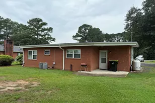 520 Fayetteville St, Newton Grove, NC 28366 - Photo 7