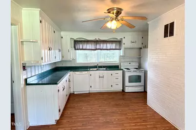 520 Fayetteville Street, Newton Grove, NC 28366 - Photo 19