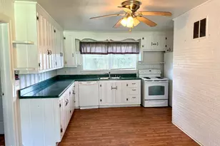 520 Fayetteville St, Newton Grove, NC 28366 - Photo 19