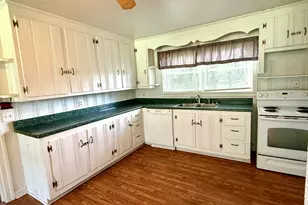 520 Fayetteville St, Newton Grove, NC 28366 - Photo 17