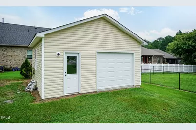 416 W Martin Street, Benson, NC 27504 - Photo 7