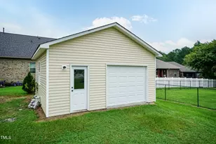 416 W Martin St, Benson, NC 27504 - Photo 7