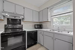 107 Weatherstone Dr, Chapel Hill, NC 27514 - Photo 11