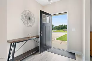 8 Sanford Ln, Dunn, NC 28334 - Photo 7