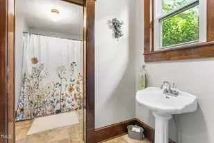 104 E Wilson St, Mebane, NC 27302 - Photo 15