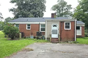 105 S Vance St, Whitakers, NC 27891 - Photo 17