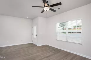 26 Seville Wy, Clayton, NC 27520 - Photo 9