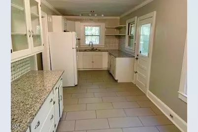 330 W Young Avenue, Henderson, NC 27536 - Photo 3