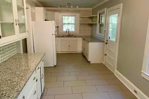 330 W Young Ave, Henderson, NC 27536 - Photo 3