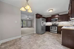 95 Oxfordshire Dr, Fuquay Varina, NC 27526 - Photo 5