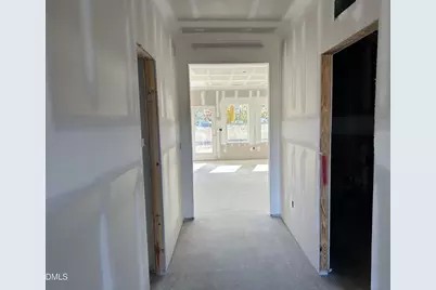 140 E American Marigold Drive, Benson, NC 27504 - Photo 5