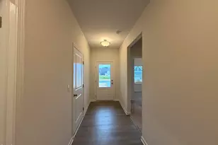 140 E American Marigold Dr, Benson, NC 27504 - Photo 3