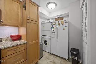 5805 Willowbrook Dr, Raleigh, NC 27609 - Photo 9