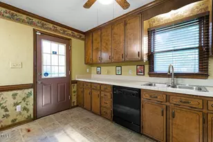 102 Pear Tree Ln, Clayton, NC 27520 - Photo 9