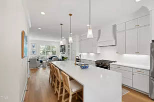 810 Maple Berry Ln, Raleigh, NC 27607 - Photo 3